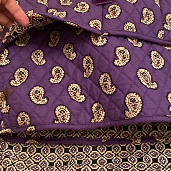 Vera Bradley messenger bag purple paisley design very nice lots of pockets nice - Picture 12 of 16